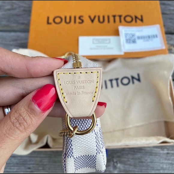 ✨SOLD✨AUTHENTIC BRAND NEW LV MINI POCHETTE✨ - Picture 2 of 4